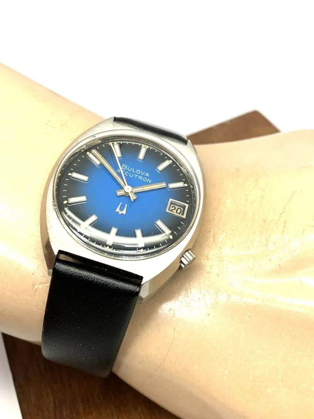 Bulova Accutron Men's Watch Vintage 1973 Quartz Blue Dial Black Leather Strap